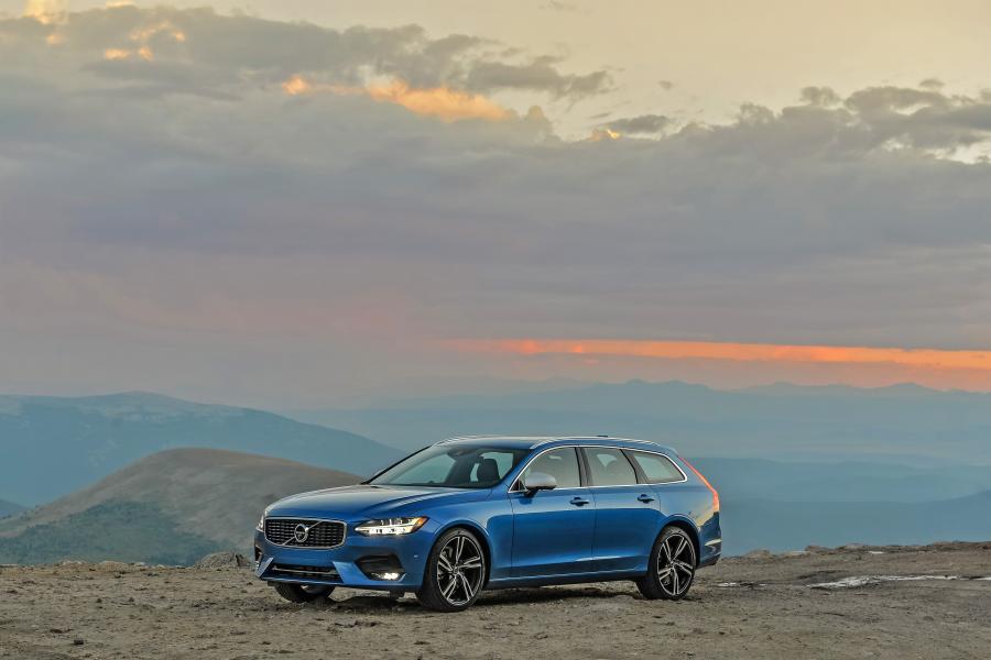  Volvo V90 T6 R-Design 2017 года  (NA) (фото 3 из 18)